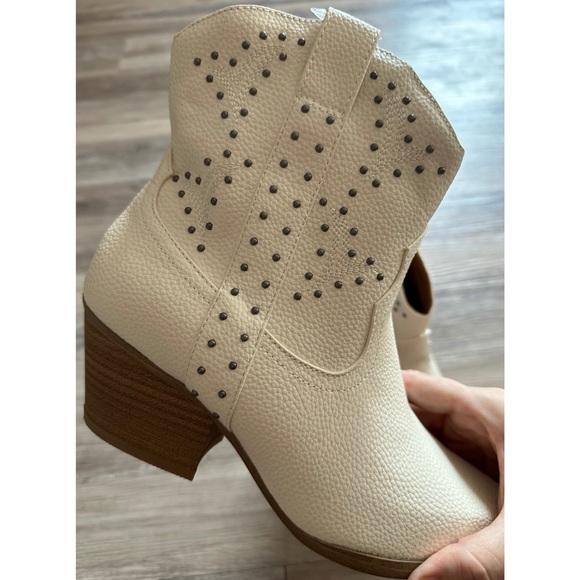 🆕 Women’s Off White Twyla Western Boots - Picture 7 of 14
